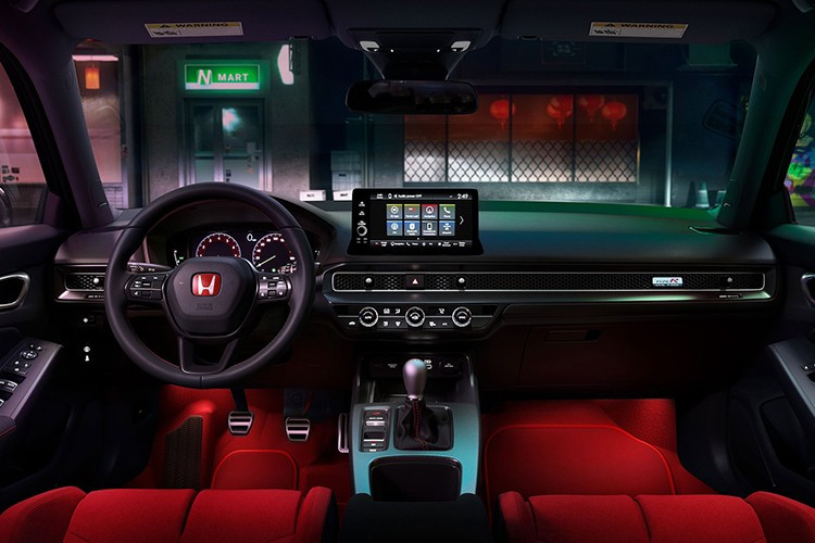 Ở Việt Nam, tháng 1/2025, Honda Việt Nam cũng điều chỉnh giá bán của Civic Type R từ 2,399 tỷ đồng lên 2,999 tỷ đồng, tăng tới 600 triệu đồng dù không có thay đổi nào về trang bị.