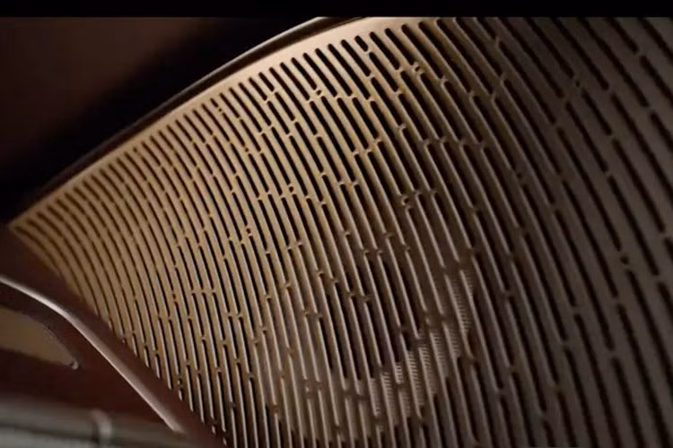 Nio ES8 2024 được trang bị 3 cảm biến LiDAR (1 trên nóc, 2 bên đầu xe), radar 4D, cùng loạt camera và cảm biến hỗ trợ lái tiên tiến tương đương với mẫu sedan cao cấp ET9.