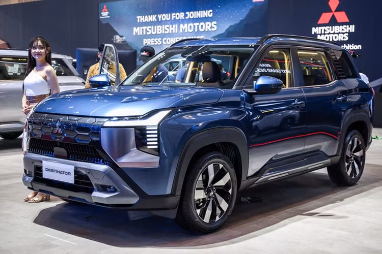 Mẫu xe SUV Mitsubishi Destinator 2025 đã ra mắt tại Indonesia và dự kiến có mặt tại Việt Nam trong năm nay. Xe đang thu hút sự chú ý của người tiêu dùng. Một trong những vấn đề được nhiều người quan tâm là mức tiêu thụ nhiên liệu được công bố.