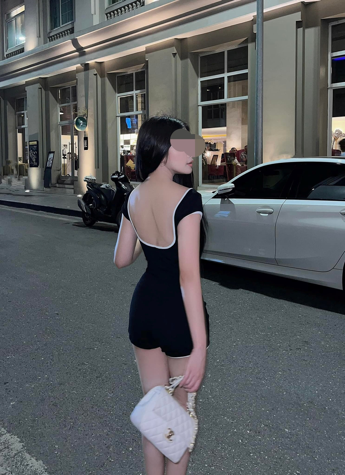 Khi các nội dung như vậy liên tục được lan truyền, một bộ phận người làm nội dung khác có thể bị cuốn theo, nghĩ rằng chỉ cần “phá cách” hay “thiếu vải”... là có thể nổi tiếng.