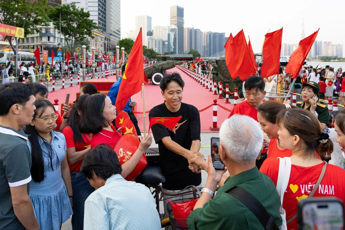 Đào Quang Hà từng là nhân vật được yêu mến trên mạng xã hội dịp 30/4. Ảnh: Linh Huỳnh.