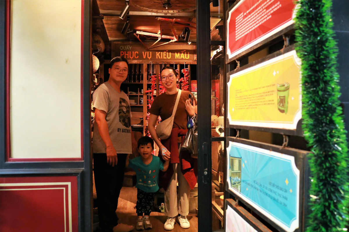 Theo lãnh đạo phường Ba Đình, mô hình “Di sản xuống phố” đã giải được bài toán khó: Làm sao để người trẻ tự nguyện tìm hiểu lịch sử?. Thay vì kêu gọi các bạn trẻ đến với di sản để tìm hiểu và cảm nhận, mô hình " Di sản xuống phố" đã làm điều ngược lại, đó là “mang” di sản đến với giới trẻ, từ việc dẫn dắt giới trẻ đi từ nhu cầu thẩm mỹ (check-in chụp ảnh tại các toa tàu di sản) đến sự tò mò về kiến thức (tìm hiểu văn hóa, lịch sử bên trong). Đây là cách truyền thông về di sản cực kỳ hiệu quả, biến văn hóa thành một điều gì đó "cool" và đáng tự hào trong mắt thế hệ Gen Z.