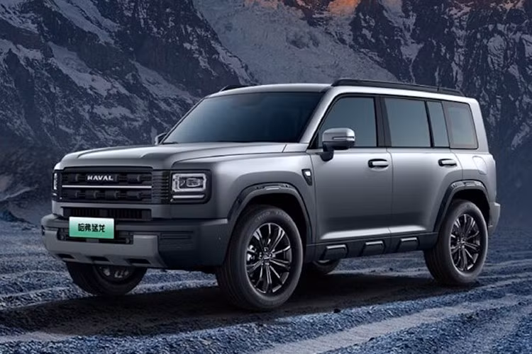 Xe được trang bị 7 chế độ lái: tiêu chuẩn, tiết kiệm, thể thao, tuyết, bùn, cát và dẫn động bốn bánh, được hỗ trợ bởi hệ thống phân bổ mô-men xoắn thông minh Hi4 và thuật toán băng tuyết được cập nhật, giúp cải thiện độ chính xác của dòng điện và mô-men xoắn thêm 6,5% và giảm thời gian chuyển chế độ 25% trong quá trình trượt bánh.