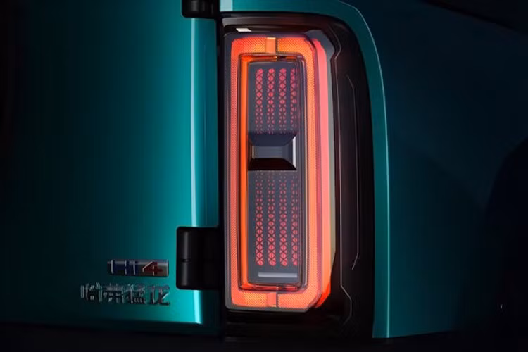 Một tùy chọn của xe Haval Raptor PHEV 2026 với màu Xanh Bạc Hà mới đã được bổ sung, bên cạnh các màu sắc vẫn được giữ nguyên bao gồm Trắng, Xám Mực, Đen và Xám Mây.