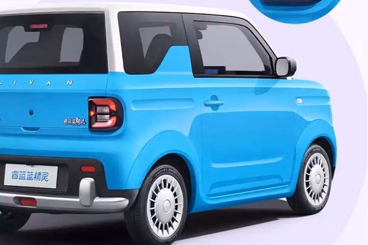 Tại Trung Quốc, mẫu xe này có giá bán dự kiến dưới 36.000 NDT (khoảng 131,85 triệu đồng), hứa hẹn trở thành lựa chọn hấp dẫn cho nhóm khách hàng trẻ tìm kiếm phương tiện di chuyển tiết kiệm và tiện lợi trong đô thị.