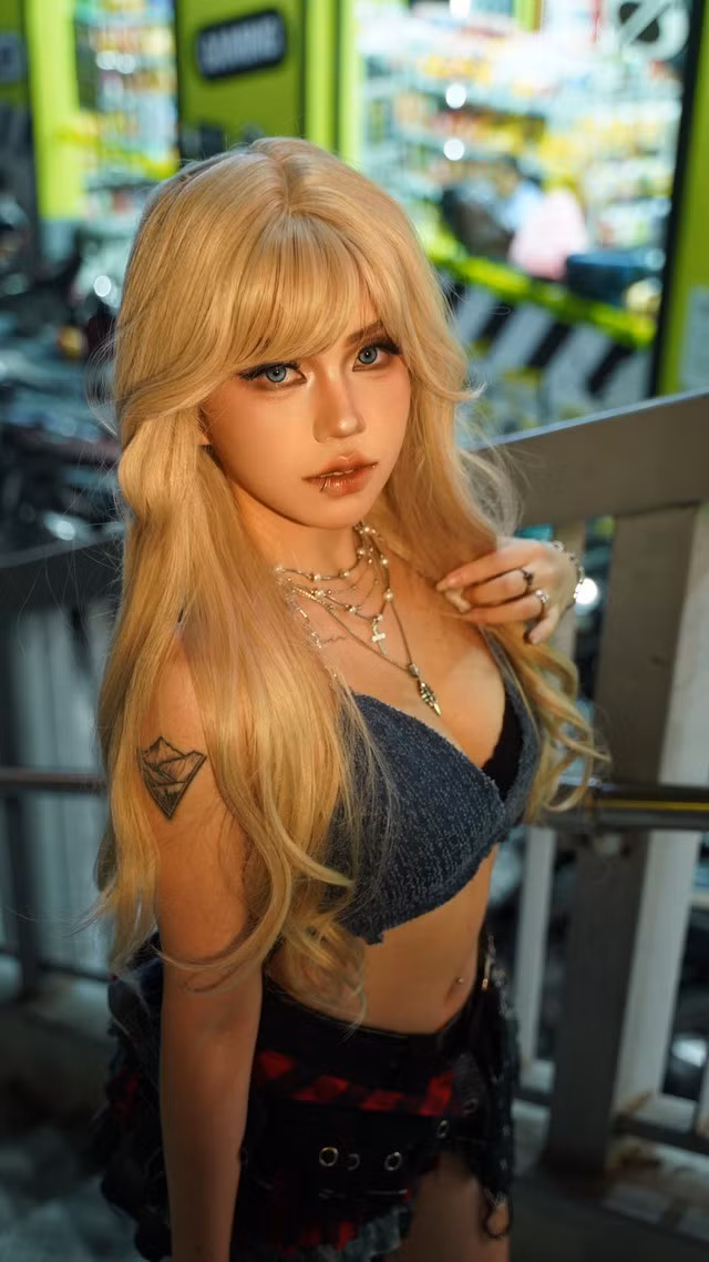 Sự nổi lên của Mai Anh gợi nhớ tới những hiện tượng mạng trước đó như Uyên Pu, MisThy, Linh Ngọc Đàm… những cô gái vừa có ngoại hình nổi bật, vừa đam mê game và biết cách tạo dựng thương hiệu cá nhân.