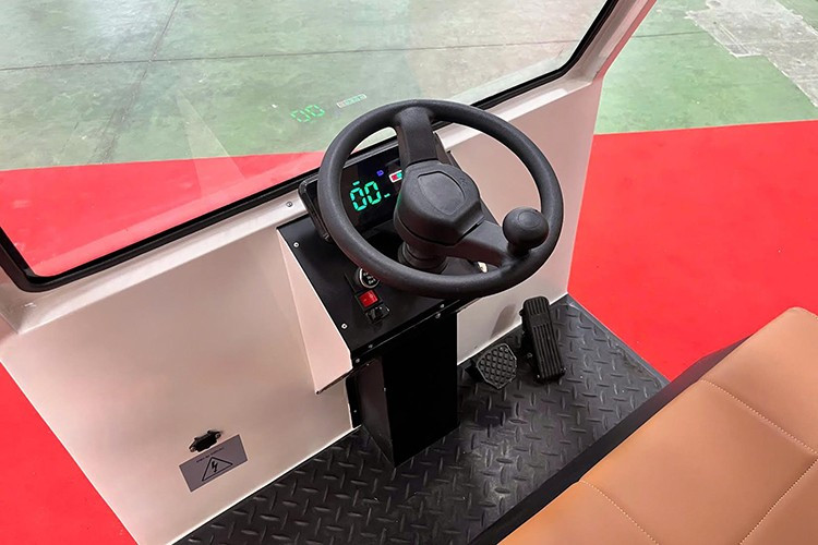 Ba yếu tố cốt lõi trong triết lý của GIO được công bố là Graceful (Tinh tế), Intelligent (Thông minh) và Optimal (Tối ưu). Định hình phong cách cho toàn bộ dòng sản phẩm. GIO được phát triển theo ba nhóm sản phẩm chủ lực: Golf Series: gồm Go Easy (xe 2 chỗ nhỏ gọn), Go Joy (xe 4–6 chỗ phục vụ sân golf, resort) và Go Smart (xe golf tự hành theo người chơi, tích hợp AI).