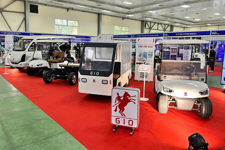 Tại Hội chợ Triển lãm Sản phẩm Công nghiệp Chủ lực Hà Nội 2025 (Hanoi MIP Fair 2025), Công ty Thái Hưng Corp đã ra mắt GIO Tano 250 – concept xe tải điện mini phát triển tại nhà máy cơ điện Thái Hưng, Hưng Yên. Được định hướng là giải pháp vận chuyển thông minh, GIO Tano 250 hướng tới nhóm khách hàng là hộ kinh doanh nhỏ, cơ sở thủ công nghiệp, nông hộ và khu du lịch sinh thái.