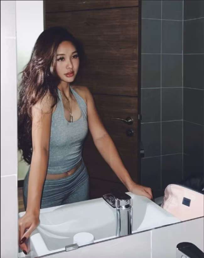 Huệ Anh là ứng viên "queen" trong bữa tiệc ở trường