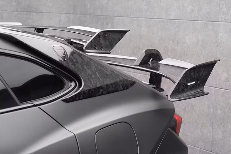 Có tổng cộng 7 chiếc Launch Edition được lên kế hoạch thực hiện. Vẻ ngoài của Venatus SE gây tranh cãi, nhưng con số hiệu suất có thể khiến một số người bỏ qua phong cách thiết kế.