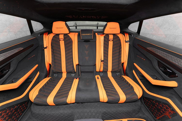 “MANSORY Venatus SE” trang bị mâm hợp kim khổng lồ kích thước 24 inch 10x24 inch và 12,5x24 inch kết hợp bộ lốp 295/30 R24 và 355/25 R24 tương ứng. Đối với phiên bản Launch Edition, kết hợp với mâm rèn siêu nhẹ “FC.5” kết hợp giữa tính thể thao và sự tinh tế kỹ thuật.