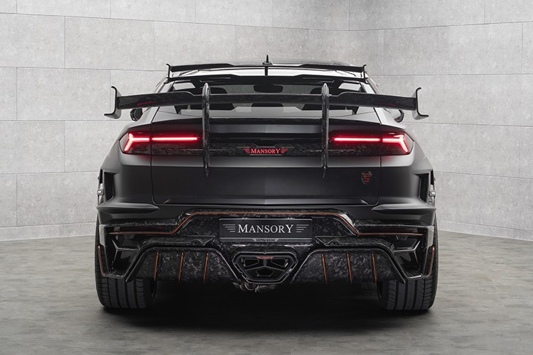 Những cải tiến này cho phép “MANSORY Venatus SE” tạo ra các con số hiệu suất ấn tượng, công suất lên đến 1.100 mã lực (bản tiêu chuẩn có công suất 800 mã lực) và mô-men xoắn tăng lên 1.250 Nm (bản tiêu chuẩn: 950 Nm).