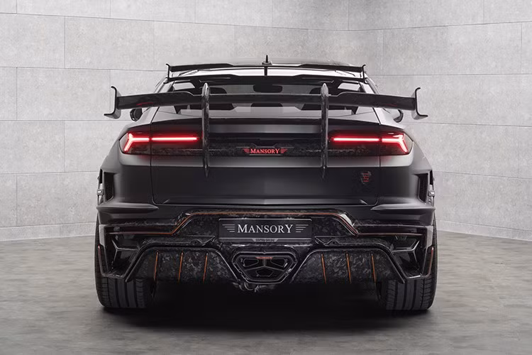 Những cải tiến này cho phép “MANSORY Venatus SE” tạo ra các con số hiệu suất ấn tượng, công suất lên đến 1.100 mã lực (bản tiêu chuẩn có công suất 800 mã lực) và mô-men xoắn tăng lên 1.250 Nm (bản tiêu chuẩn: 950 Nm).