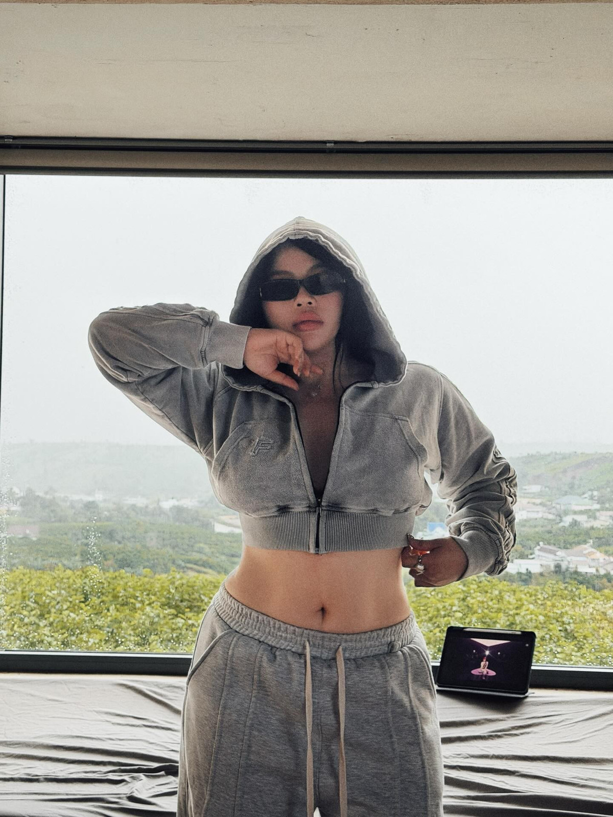 Cố Hữu Vi sinh năm 1998, quê Lâm Đồng, là gương mặt quen thuộc với cộng đồng mạng, đặc biệt trên nền tảng TikTok.