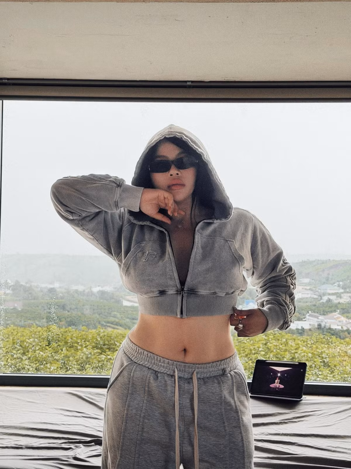 Cố Hữu Vi sinh năm 1998, quê Lâm Đồng, là gương mặt quen thuộc với cộng đồng mạng, đặc biệt trên nền tảng TikTok.