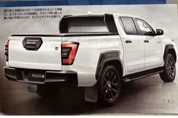 Về động cơ, Toyota đã bổ sung công nghệ mild-hybrid 48V cho máy dầu 2.8L 4 xi-lanh 201 mã lực (204 PS) hiện tại. Dự kiến trong năm 2026, hãng sẽ giới thiệu thêm biến thể plug-in hybrid. Đặc biệt, nhiều khả năng Hilux sẽ được trang bị hệ truyền động hybrid i-Force Max 2.4L từ Tacoma.