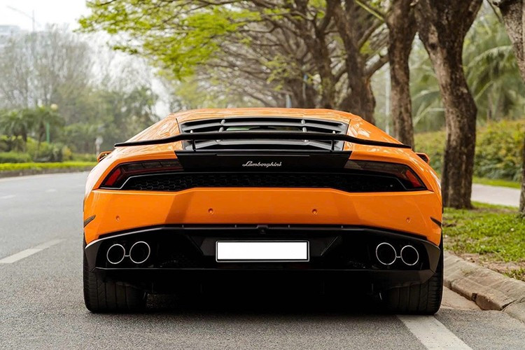 Ngay sau khi khai tử Lamborghini Gallardo, hãng siêu xe Ý bắt đầu cuộc chơi mới với Lamborghini Huracan LP610-4, mẫu xe này được trình làng lần đầu tiên tại triển lãm Geneva Auto Show vào tháng 3/2014.