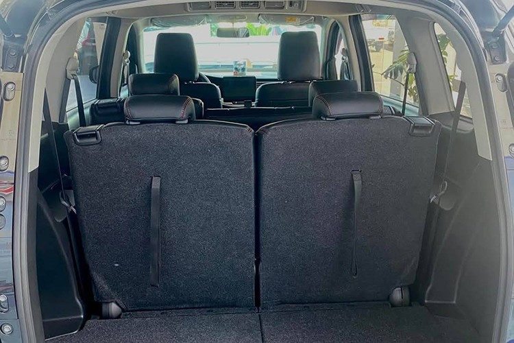 Xe được trang bị khối động cơ xăng K15B kết hợp bộ khởi động (ISG) và pin Lithium-Ion (ắc-quy), cho công suất tối đa 103 mã lực và mô-men xoắn cực đại 138 Nm. Đi kèm hộp số tự động 4 cấp và dẫn động cầu trước cho mức tiêu thụ nhiên liệu hỗn hợp 5,9 L/100km