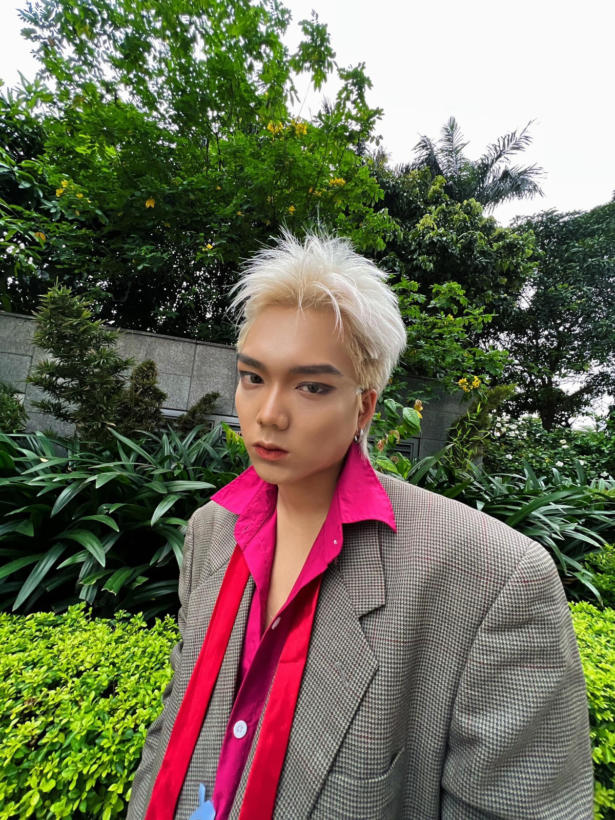 Bên cạnh đó, cũng có khán giả bày tỏ sự bất ngờ khi chứng kiến một Phạm Thoại ít phô trương hơn, nhưng lại cuốn hút theo cách rất riêng.