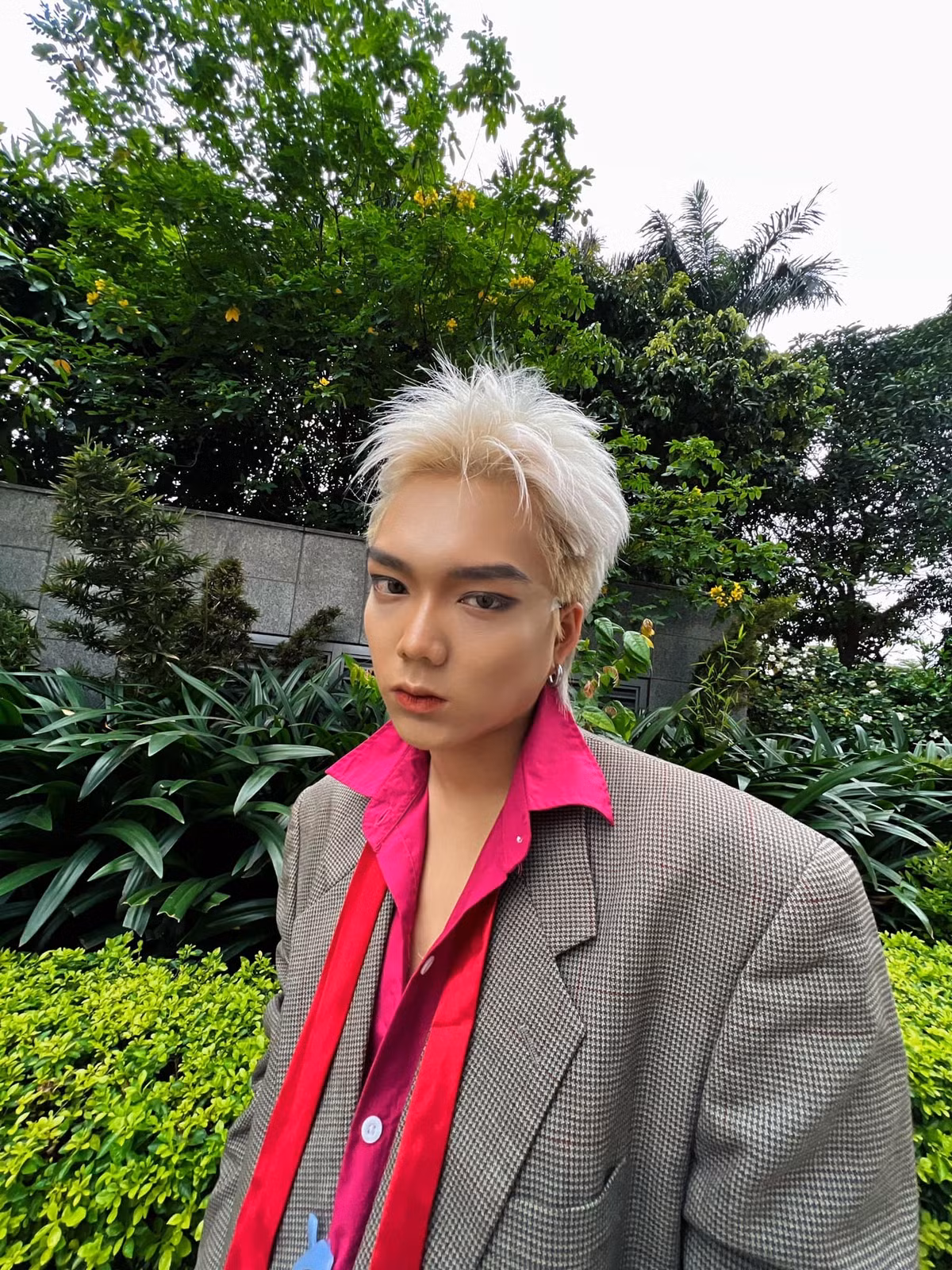 Bên cạnh đó, cũng có khán giả bày tỏ sự bất ngờ khi chứng kiến một Phạm Thoại ít phô trương hơn, nhưng lại cuốn hút theo cách rất riêng.