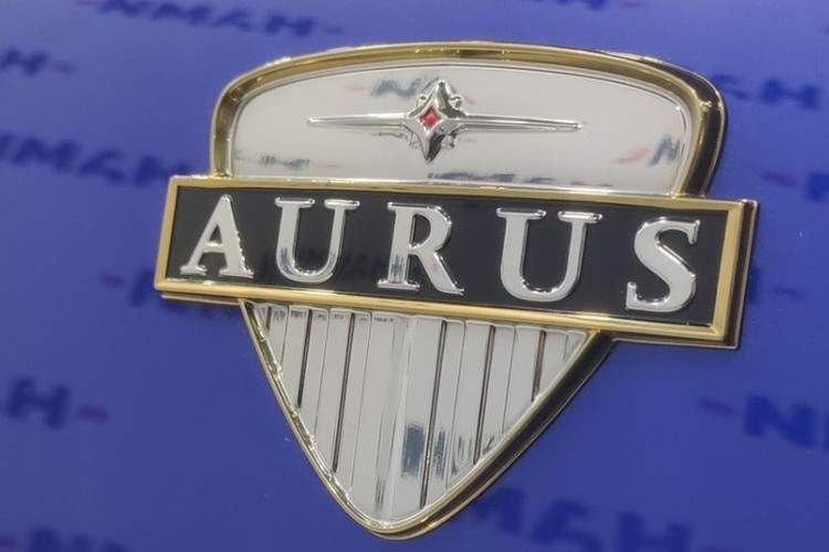 Ngoài ra, việc lưu trữ và vận chuyển hydro ở áp suất cao đòi hỏi những tiêu chuẩn an toàn nghiêm ngặt. Tuy nhiên, giới chuyên môn đánh giá việc Aurus thử nghiệm công nghệ hydro là bước đi táo bạo, thể hiện quyết tâm của ngành công nghiệp ô tô Nga trong việc giảm phụ thuộc vào nhiên liệu hóa thạch và theo kịp xu hướng toàn cầu về năng lượng sạch.