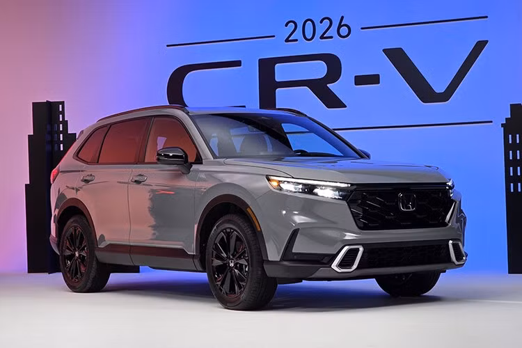 Honda Prelude mới, từng gây chú ý khi ra mắt gần đây, cũng sẽ góp mặt tại triển lãm cùng với mẫu N-One e:. Ngoài ra, Honda CR-V e:HEV sẽ chính thức quay trở lại thị trường Nhật Bản sau hai năm vắng bóng. Việc tái xuất lần này có thể trùng với thời điểm ra mắt phiên bản facelift của mẫu SUV này, tuy nhiên hãng vẫn chưa xác nhận cụ thể thông tin.
