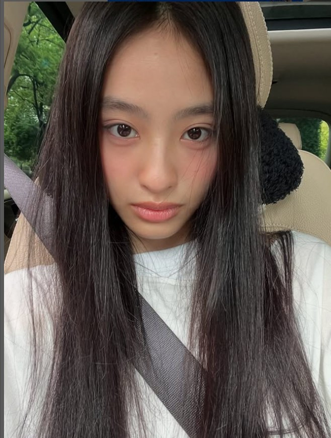 Tuy nhiên, Minh Ngọc lại dành niềm đam mê lớn với thời trang, sở hữu gu ăn mặc thời thượng, cá tính.