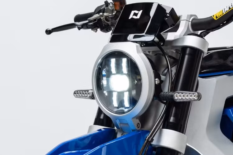 Theo công bố từ Nuen Moto, hơn 60% linh kiện của N1-S được sản xuất trong nước, thể hiện cam kết nội địa hóa nhằm tối ưu chi phí và hỗ trợ chuỗi cung ứng nội địa. Hãng cũng hợp tác với các tên tuổi lớn như Bosch trong lĩnh vực điện - điện tử và J Juan cho hệ thống phanh.