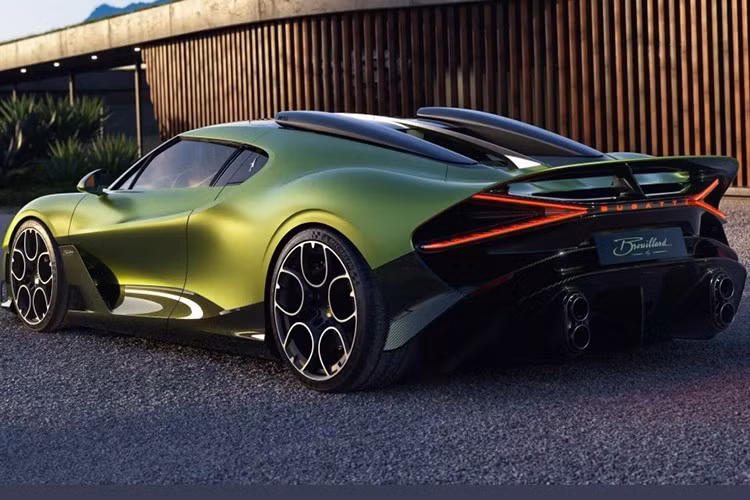 Mức giá của Bouillard không được công bố, mặc dù điều này không có nhiều ý nghĩa vì chiếc xe được đặt hàng và đã thuộc về doanh nhân người Hà Lan Michel Perridon, người sở hữu bộ sưu tập Bugatti tư nhân lớn nhất thế giới cùng với nội thất của Carlo Bugatti và các tác phẩm điêu khắc của Rembrandt Bugatti.