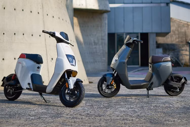 Honda U-Be là mẫu xe máy điện cỡ nhỏ của Honda sản xuất tại Trung Quốc. Xe có thiết kế gọn nhẹ, phù hợp cho nhu cầu di chuyển ngắn hàng ngày. Dù chưa được phân phối chính hãng tại Việt Nam nhưng U-Be đang được một số đại lý nhập khẩu tư nhân mở bán tại Việt Nam.