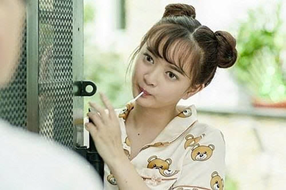 Phong cách thời trang của Kaity Nguyễn cũng thay đổi đáng kể, từ hình ảnh trong trẻo, nhẹ nhàng chuyển sang quyến rũ, hiện đại và mang đậm dấu ấn cá nhân.