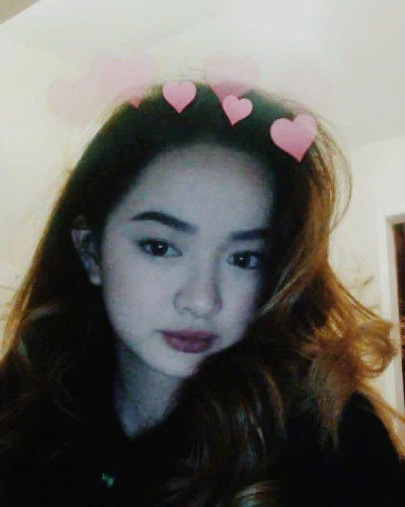 Khung hình nhanh chóng thu hút sự chú ý bởi vẻ ngoài non nớt cùng đường nét bầu bĩnh đáng yêu của nữ diễn viên.