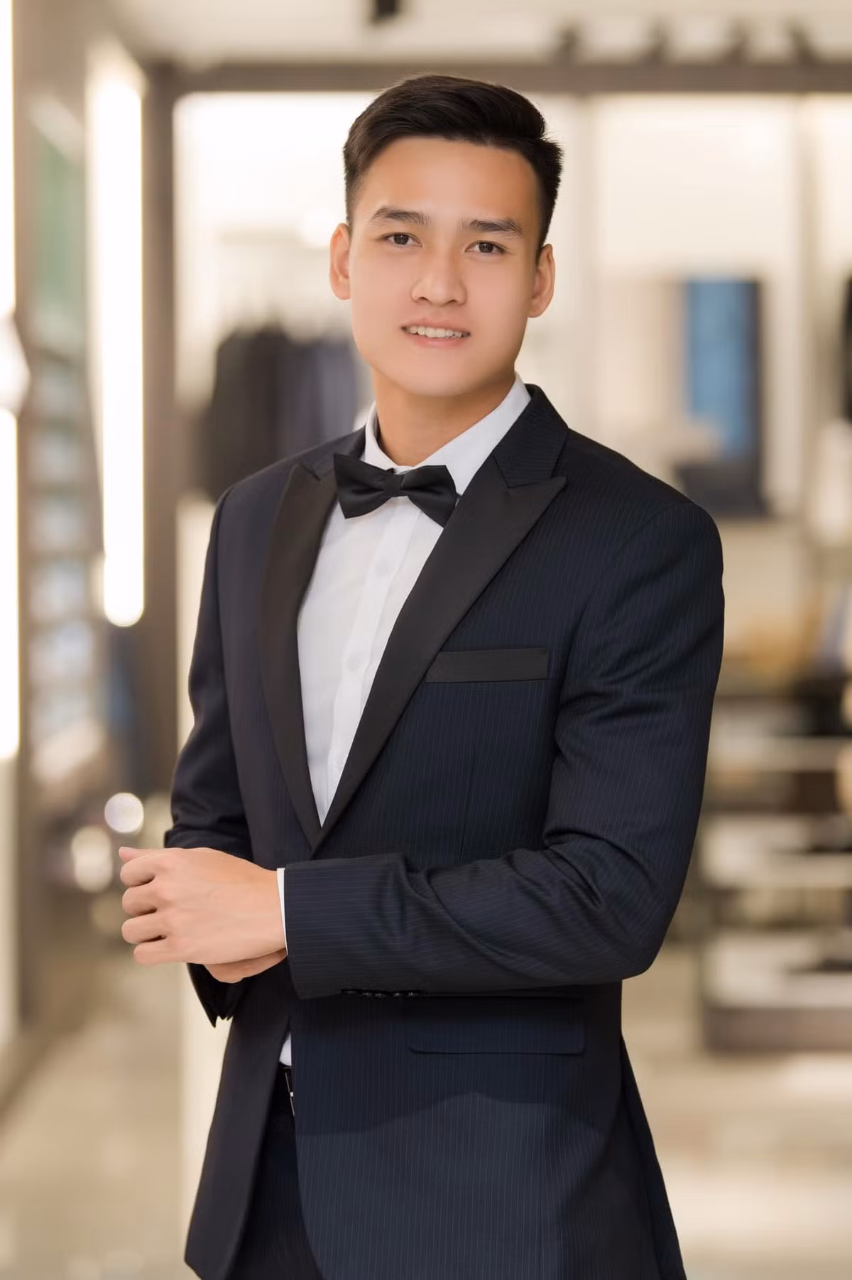 26 tuổi, có tất cả trong tay, Bùi Hoàng Việt Anh vẫn thuộc hội "cực phẩm độc thân" sáng giá bậc nhất làng bóng đá Việt.