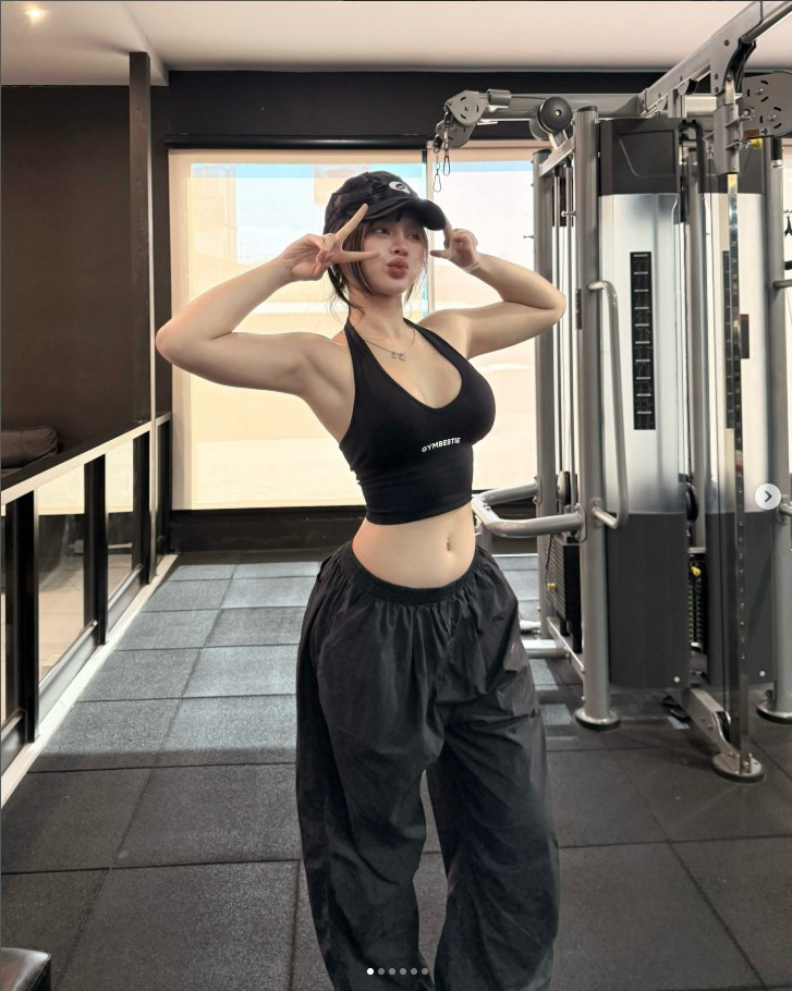 Việc duy trì thói quen tập luyện đều đặn, lan tỏa tinh thần sống khỏe, sống tích cực mới là điểm cộng lớn giúp cô ghi dấu ấn lâu dài trong mắt người xem.