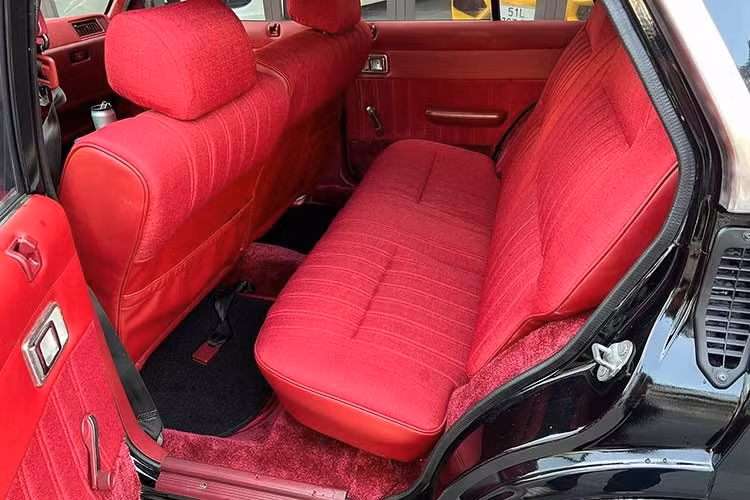 Động cơ Turbo cũng mang lại lợi ích trong việc tăng hiệu quả nhiên liệu đồng thời giảm lượng khí thải vì người tiêu dùng Nhật Bản phải trả thuế dựa trên lượng chất bị kiểm soát thải vào khí quyển theo luật của Nhật Bản được ban hành vào những năm 1970.