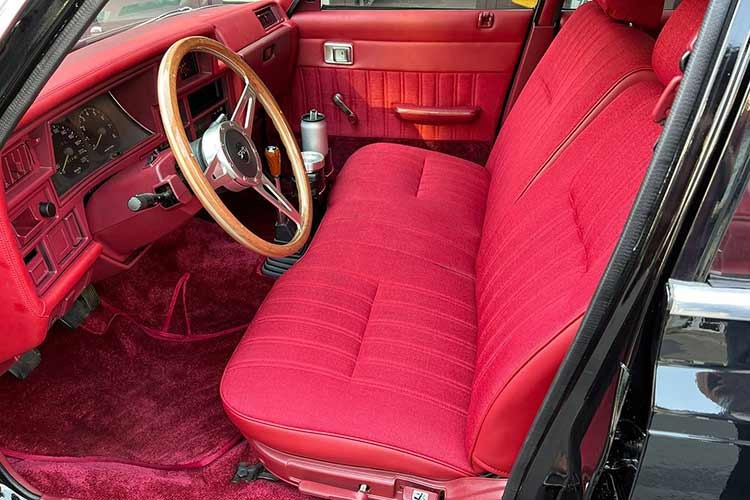 Đây là thế hệ cuối cùng trang bị động cơ xăng bốn xi-lanh. Mẫu xe này là thế hệ Crown đầu tiên được bán tại Đức, bắt đầu từ năm 1980. Động cơ 2.8 phun nhiên liệu có công suất 145 PS ở phiên bản châu Âu, trong khi động cơ diesel 2.2 cung cấp 66 PS và có lựa chọn hộp số sàn năm cấp hoặc hộp số tự động (không có trong phiên bản Station Wagon).