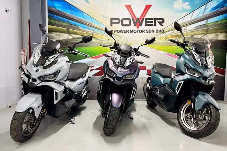 Là mẫu tay ga mang đậm phong cách adventure, SYM Husky 150 SE 2026 là phiên bản thay đổi màu sắc đơn thuần, trong khi các trang bị khác trên xe không thay đổi. Cụ thể phiên bản mới được bổ sung 4 màu sắc mới bao gồm Xanh Indigo, Trắng, Xám mờ và Xanh lá bóng.