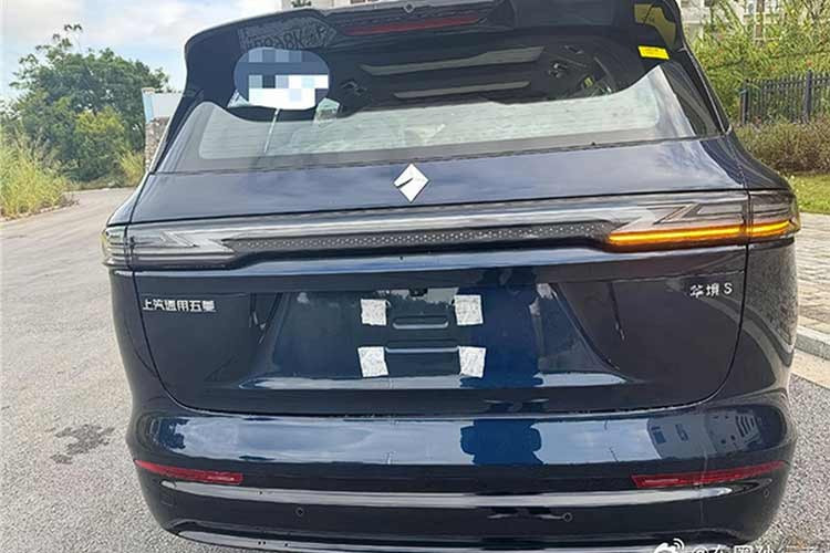 Ngoài ra còn có BAIC , JAC và SAIC dưới các thương hiệu sau trong khuôn khổ Liên minh Di động Thông minh Harmony ( HIMA ): Aito, Luxeed, Stelato, Maextro và Saic. Các dự án hợp tác với Dongfeng và GAC cũng đang được tiến hành.