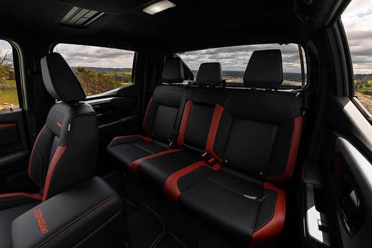 View - Nissan Navara 2026 từ 926 triệu đồng - nhiều trang bị, động cơ mạnh hơn | Báo Tri thức và Cuộc sống - TIN TỨC PHỔ BIẾN KIẾN THỨC 24H