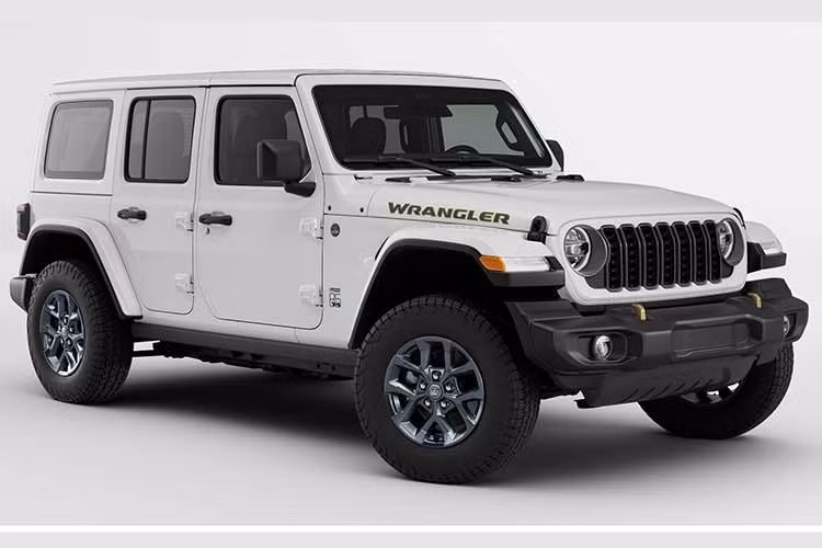 Jeep đã kết hợp hai mẫu xe Wrangler và Gladiator 2026, dự kiến ​​sẽ ra mắt với khả năng, sự tiện lợi và khả năng cá nhân hóa được nâng cao, khi cả hai mẫu xe đều "giới thiệu những nâng cấp chu đáo trong khi vẫn tôn vinh DNA thương hiệu mang tính biểu tượng đã định hình nên Jeep kể từ năm 1941".