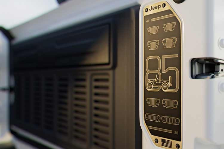 Xe bán tải Jeep Gladiator Rubicon 2026 mới cũng có thêm màu Goldilocks và các màu quen thuộc như Mojito , Reign và Joose, còn Wrangler bổ sung thêm các màu Anvil, Tuscadero và Earl.