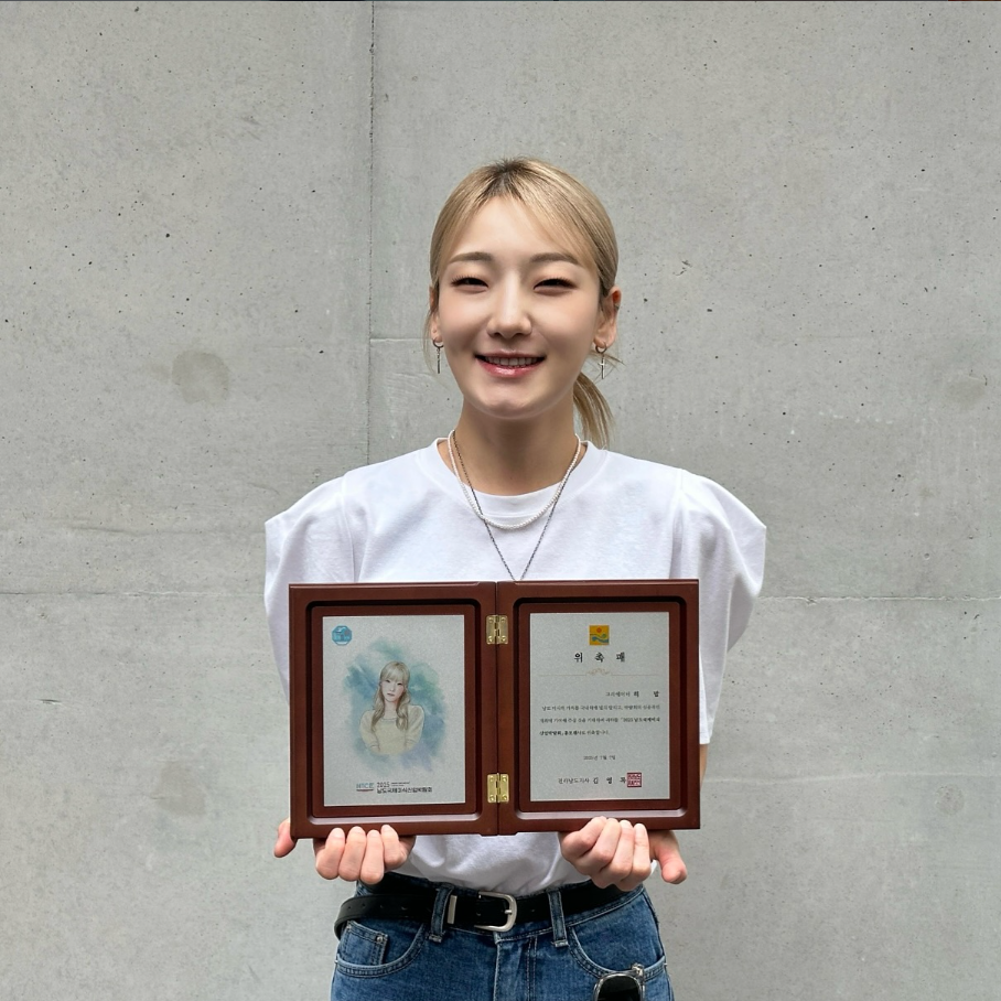 Những chia sẻ thẳng thắn của Heebab nhận được nhiều lời khen từ người hâm mộ. Nhiều người cho rằng chính lối sống kỷ luật đã giúp cô cân bằng giữa công việc mukbang nhiều áp lực và việc duy trì một cơ thể khỏe mạnh, săn chắc.