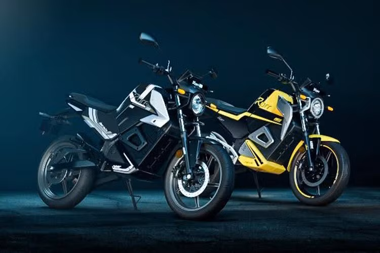 Rorr EZ Sigma hiện được bán với mức giá ưu đãi 127.000 rupee (khoảng 38 triệu đồng). Khách hàng còn được tặng 1 năm sử dụng miễn phí ứng dụng Oben Electric nâng cấp, với các tính năng như: Tìm xe Rorr của tôi (Find My Rorr), chẩn đoán từ xa, theo dõi hành trình, cảnh báo thông minh, và chống trộm....