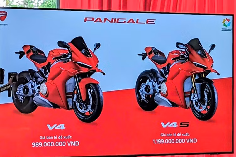 Xe được trang bị đầy đủ các hệ thống điều khiển điện tử: Ducati Traction Control DVO, Ducati Slide Control, Ducati Wheelie Control DVO, Ducati Power Launch DVO, Engine Brake Control và Ducati Quick Shift 2.0... Mức giá xe Ducati Panigale V4 bán ra chính hãng Việt Nam từ 989 triệu đồng.