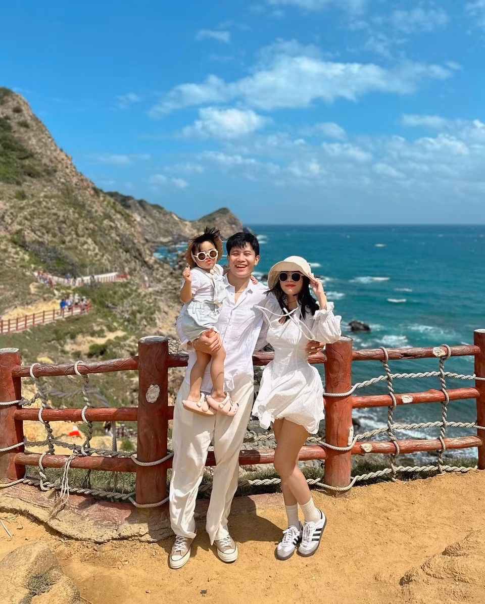 Vào tháng 2/2024, gia đình Nguyên Ốc đã có chuyến khám phá Kỳ Co - Eo Gió, tắm biển ở Quy Nhơn, Gia Lai (trước thuộc Bình Định).