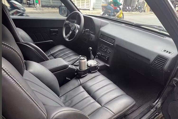 Là dòng xe mang giá trị sưu tầm, Toyota Celica không có mức giá cố định. Trên thị trường xe cũ, các đời Celica trước đây thường được rao bán với giá hơn 300 triệu đồng, tùy tình trạng và cấu hình.