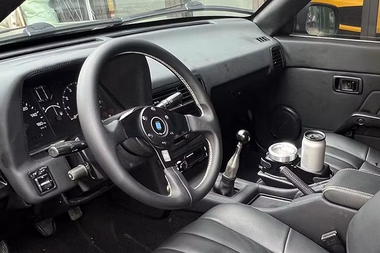 Ở thế hệ thứ ba, Celica trang bị động cơ với nhiều tùy chọn dung tích, từ 1.6 lít đến 2.4 lít, đi kèm hệ dẫn động cầu sau và hộp số tự động 4 cấp hoặc số sàn 5 cấp. Trong đó, động cơ 1.8 lít mang mã 3T-GTE là động cơ tăng áp (turbo) đầu tiên được Toyota trang bị cho Celica.