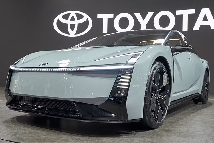 Toyota đã thu hút sự chú ý tại Triển lãm Japan Mobility Show 2025 với hàng loạt màn ra mắt đa dạng. Một trong những tâm điểm của gian hàng Toyota tại triển lãm này chính là mẫu xe Corolla Concept hoàn toàn mới.