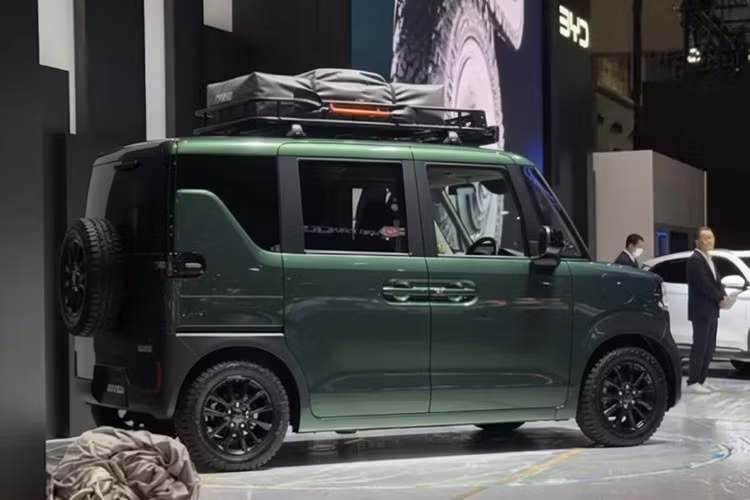 "Tôi rất vui khi thấy điều đó. Một cuộc cạnh tranh mới sắp bắt đầu, và tôi tin rằng chúng ta có thể học hỏi lẫn nhau. Người tiêu dùng Nhật ngày càng cởi mở hơn với hàng hóa Trung Quốc, và BYD đang đặt ra một thách thức lớn.”, ông Toshihiro Suzuk cho biết thêm.