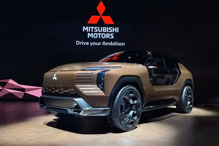 Mitsubishi Motors đã giới thiệu mẫu concept điện hoàn toàn mới mang tên Elevance tại Triển lãm Japan Mobility Show 2025 (JMS 2025). Lấy cảm hứng từ chủ đề “Forever Adventure”, Elevance Concept thể hiện tầm nhìn về một tương lai di chuyển không giới hạn của Mitsubishi.
